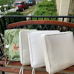 Set of 5 outdoor pillows, $10 each or $40 for all 5
